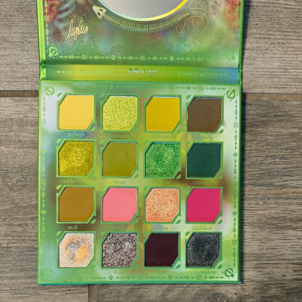 Oden's Eye "Hela" eyeshadow palette